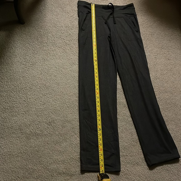 Denver Hayes Yoga Pants - Picture 4 of 5